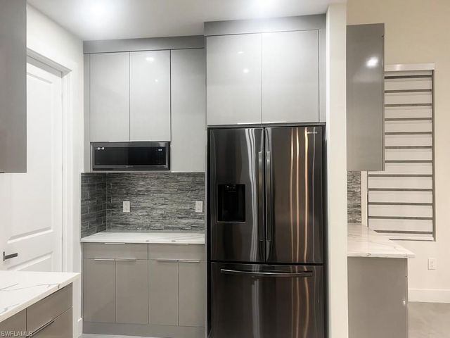 8396 Tolles DR, North Fort Myers, FL 33917