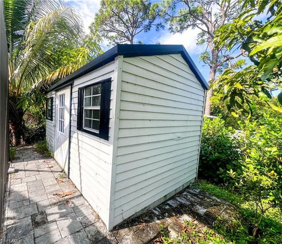 8396 Tolles DR, North Fort Myers, FL 33917