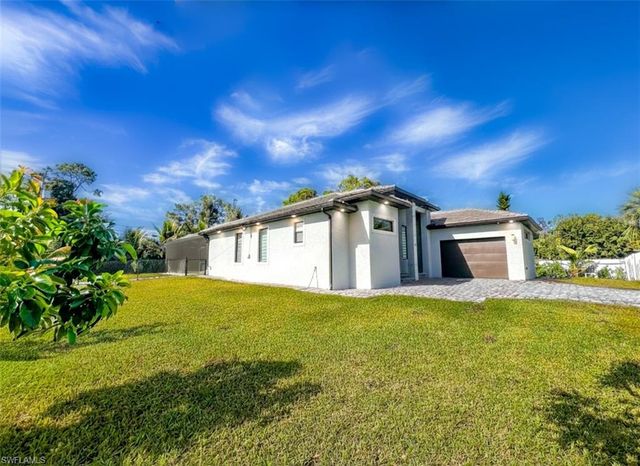 8396 Tolles DR, North Fort Myers, FL 33917