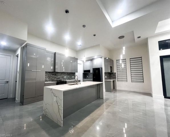 8396 Tolles DR, North Fort Myers, FL 33917