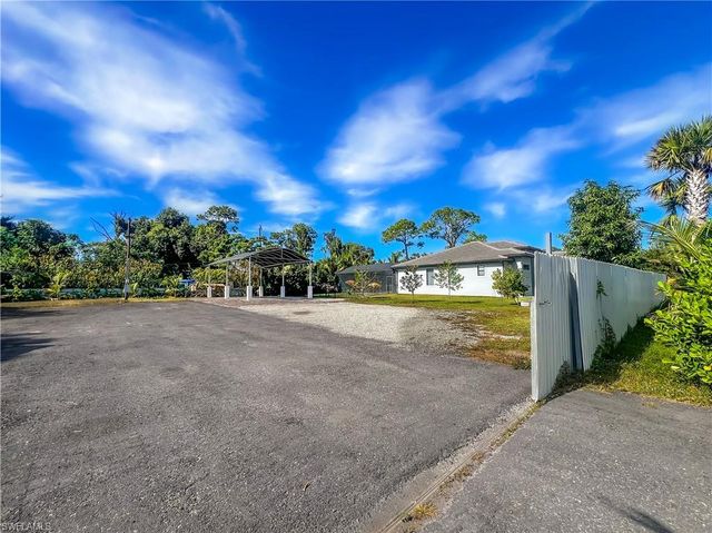8396 Tolles DR, North Fort Myers, FL 33917