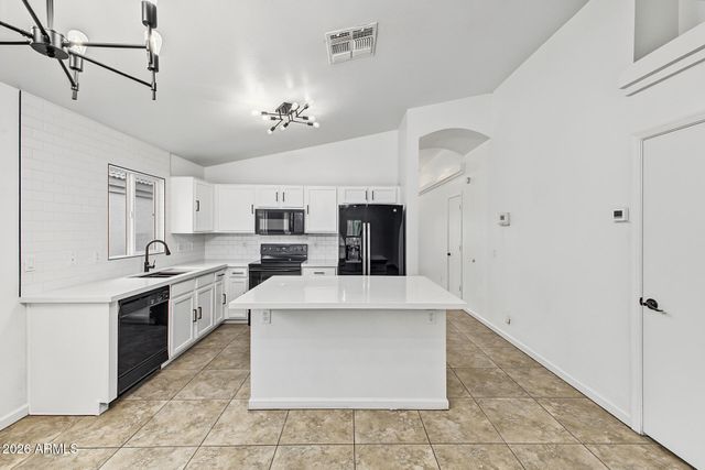 9017 W AVALON Drive, Phoenix, AZ 85037
