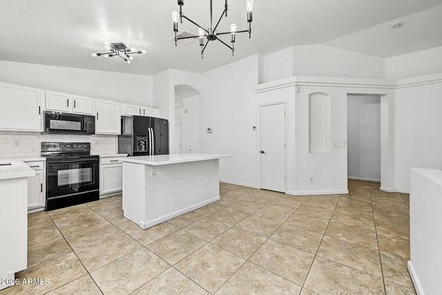 9017 W AVALON Drive, Phoenix, AZ 85037