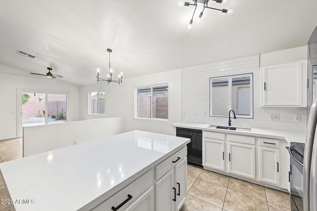 9017 W AVALON Drive, Phoenix, AZ 85037