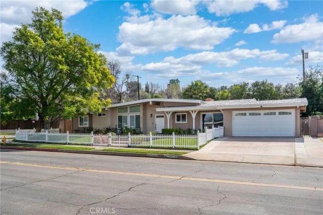 23000 Brenford Street, Woodland Hills, CA 91364