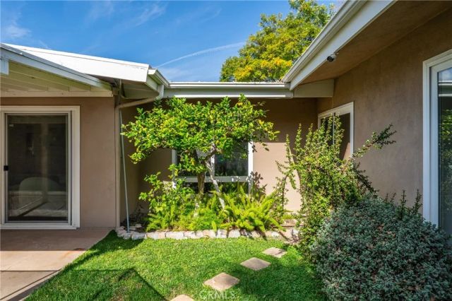 23000 Brenford Street, Woodland Hills, CA 91364