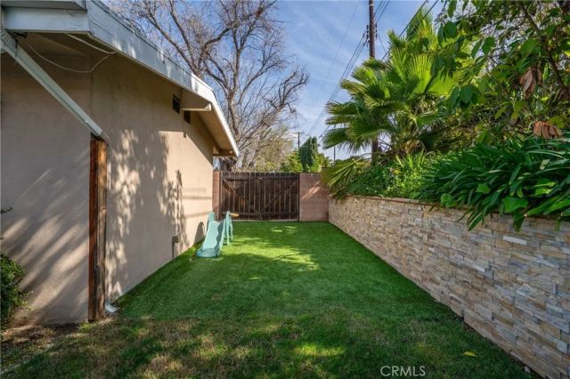 23000 Brenford Street, Woodland Hills, CA 91364