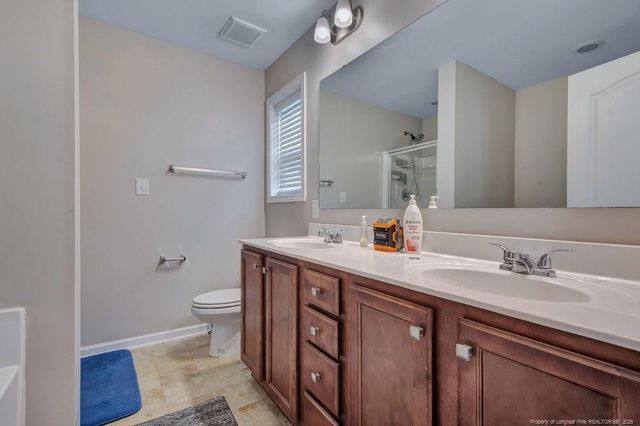 16 Burr Oak Circle, Bunnlevel, NC 28323