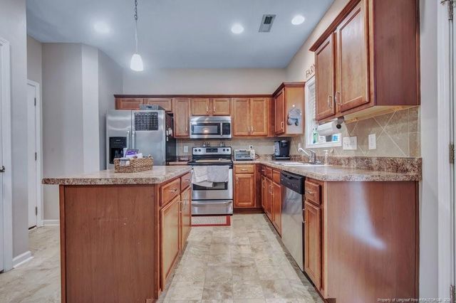 16 Burr Oak Circle, Bunnlevel, NC 28323