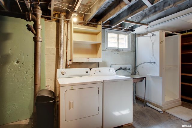 1512 LOCUST Street, Quincy, IL 62301