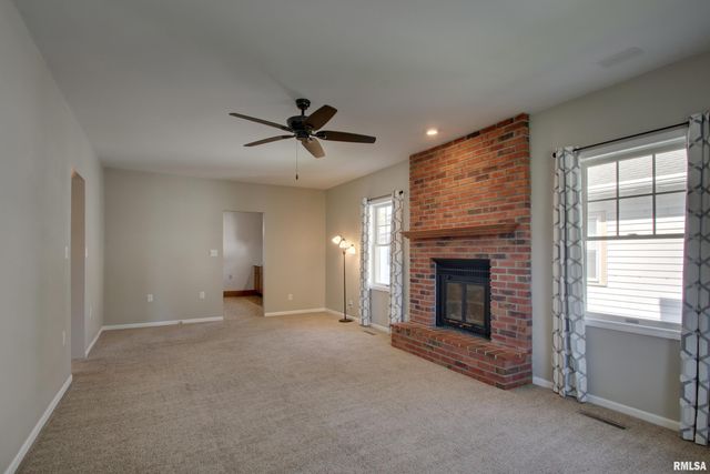 1512 LOCUST Street, Quincy, IL 62301