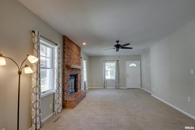 1512 LOCUST Street, Quincy, IL 62301