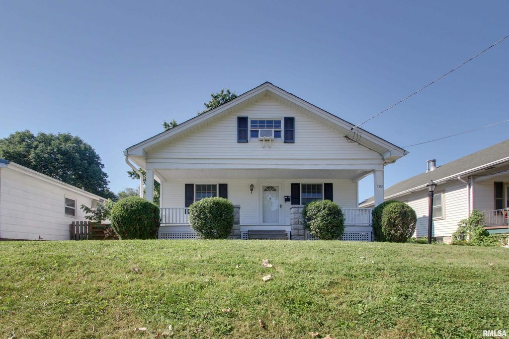 1512 LOCUST Street, Quincy, IL 62301