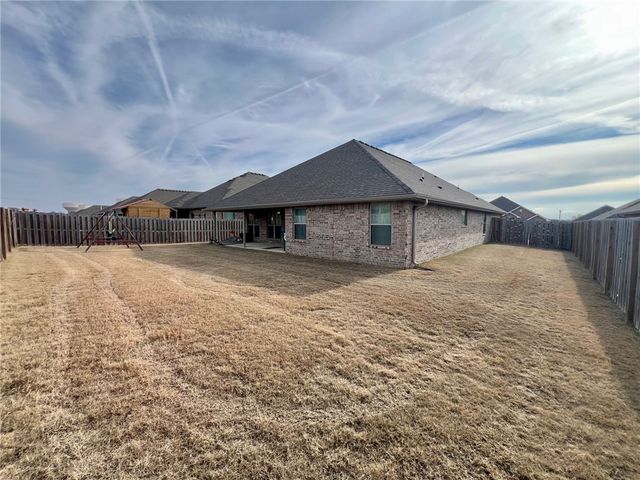 1011 Sundance Lane, Bentonville, AR 72712