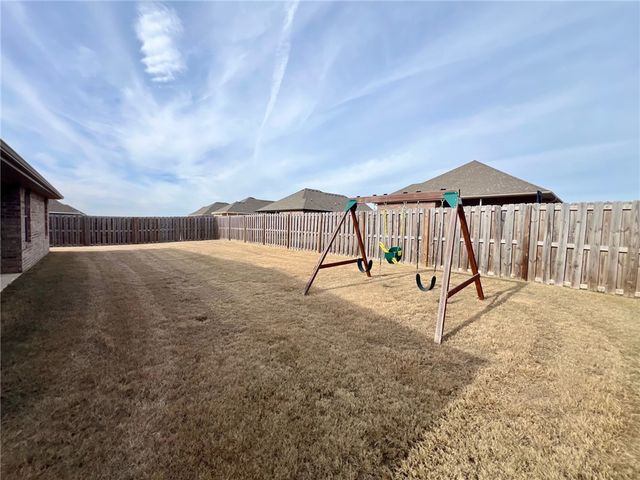 1011 Sundance Lane, Bentonville, AR 72712