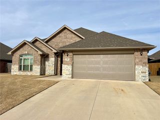 1011 Sundance Lane, Bentonville, AR 72712