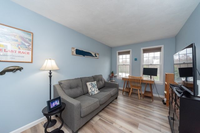 94 Dean Rd, Marlborough, MA 01752