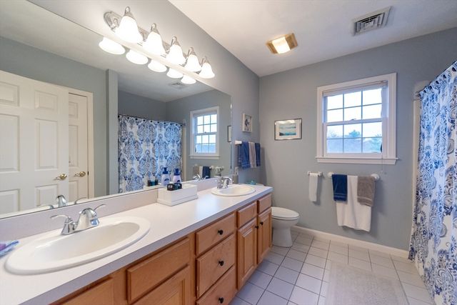 94 Dean Rd, Marlborough, MA 01752