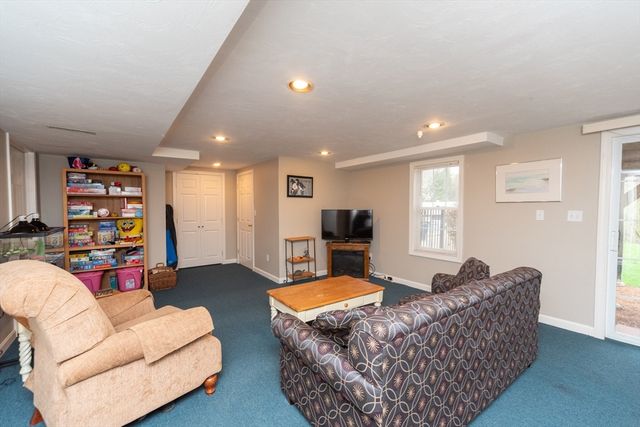 94 Dean Rd, Marlborough, MA 01752