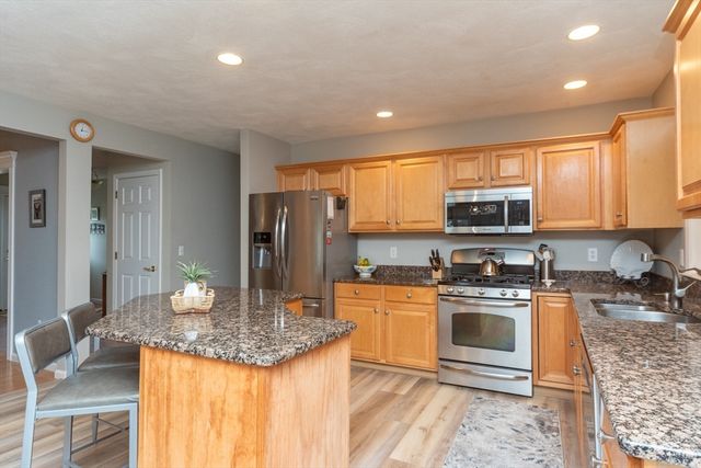 94 Dean Rd, Marlborough, MA 01752