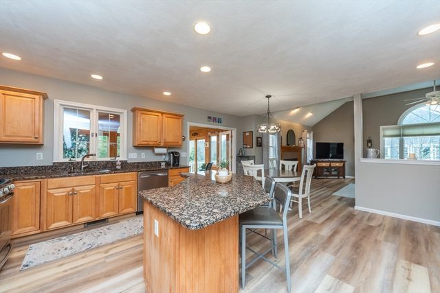 94 Dean Rd, Marlborough, MA 01752