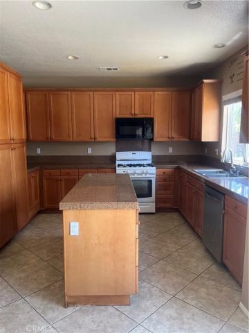 2288 Dove Court, San Jacinto, CA 92582