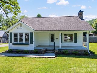 40 Avery Street, Waynesville, NC 28786