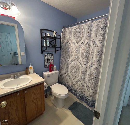 429 E Clear Lake Lane, Westfield, IN 46074