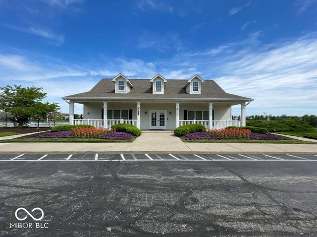 429 E Clear Lake Lane, Westfield, IN 46074