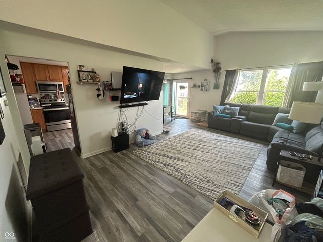 429 E Clear Lake Lane, Westfield, IN 46074