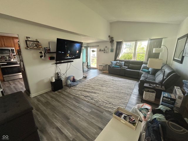 429 E Clear Lake Lane, Westfield, IN 46074