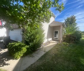 429 E Clear Lake Lane, Westfield, IN 46074