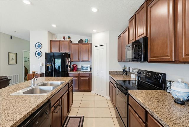 2202 4TH STREET SW, Ruskin, FL 33570
