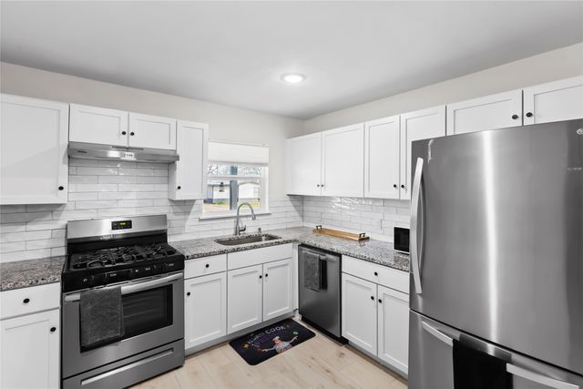 1306 E Lovers Lane, Arlington, TX 76010