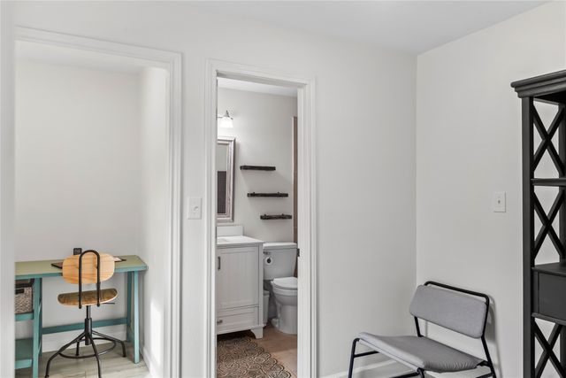 1306 E Lovers Lane, Arlington, TX 76010