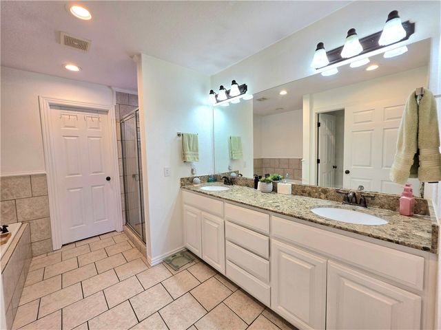 661 Rupple Road, Fayetteville, AR 72704