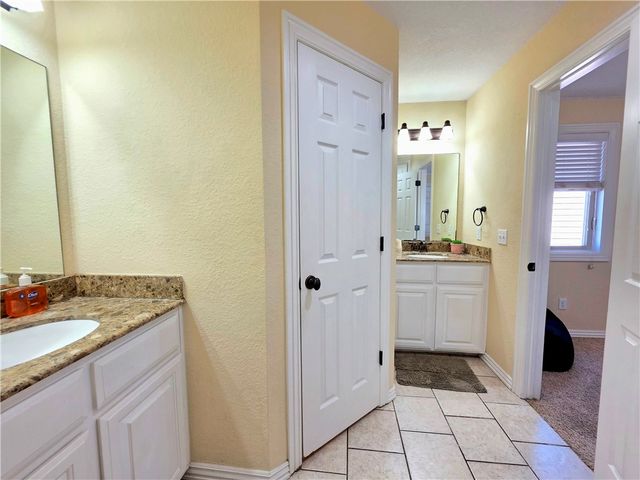 661 Rupple Road, Fayetteville, AR 72704