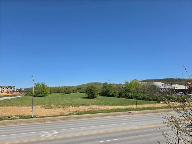 661 Rupple Road, Fayetteville, AR 72704