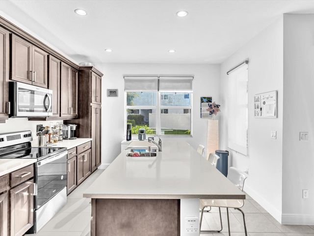 556 Sanderling Circle, Deerfield Beach, FL 33442