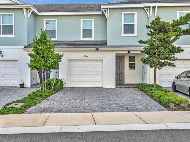 556 Sanderling Circle, Deerfield Beach, FL 33442