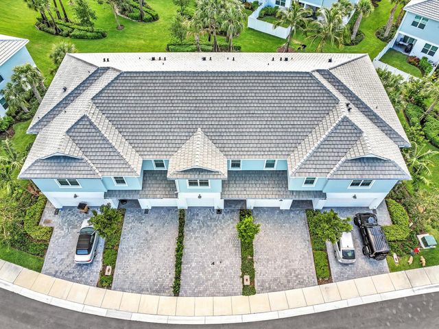 556 Sanderling Circle, Deerfield Beach, FL 33442