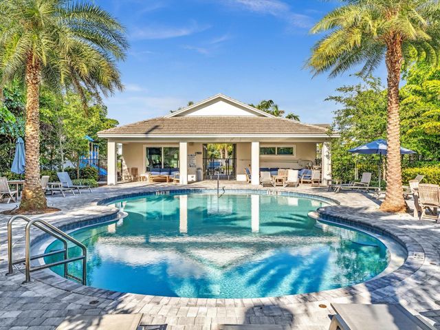 556 Sanderling Circle, Deerfield Beach, FL 33442