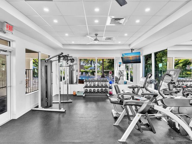 556 Sanderling Circle, Deerfield Beach, FL 33442