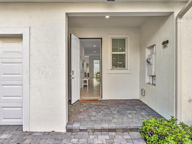 556 Sanderling Circle, Deerfield Beach, FL 33442