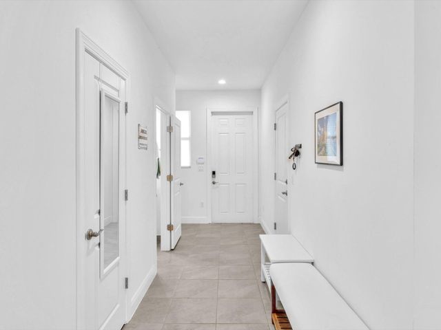 556 Sanderling Circle, Deerfield Beach, FL 33442