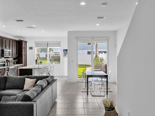 556 Sanderling Circle, Deerfield Beach, FL 33442