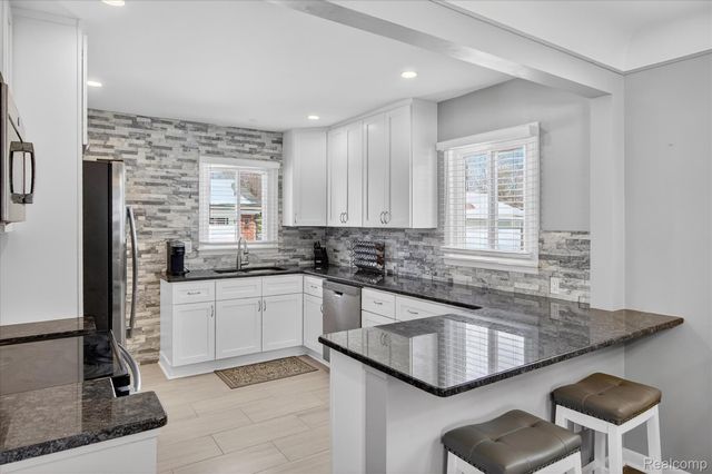 28662 Grandon Street, Livonia, MI 48150