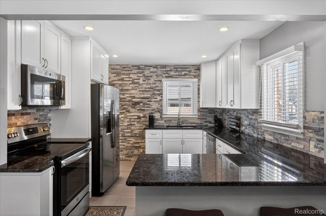 28662 Grandon Street, Livonia, MI 48150