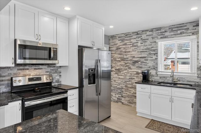 28662 Grandon Street, Livonia, MI 48150