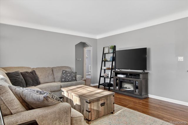 28662 Grandon Street, Livonia, MI 48150